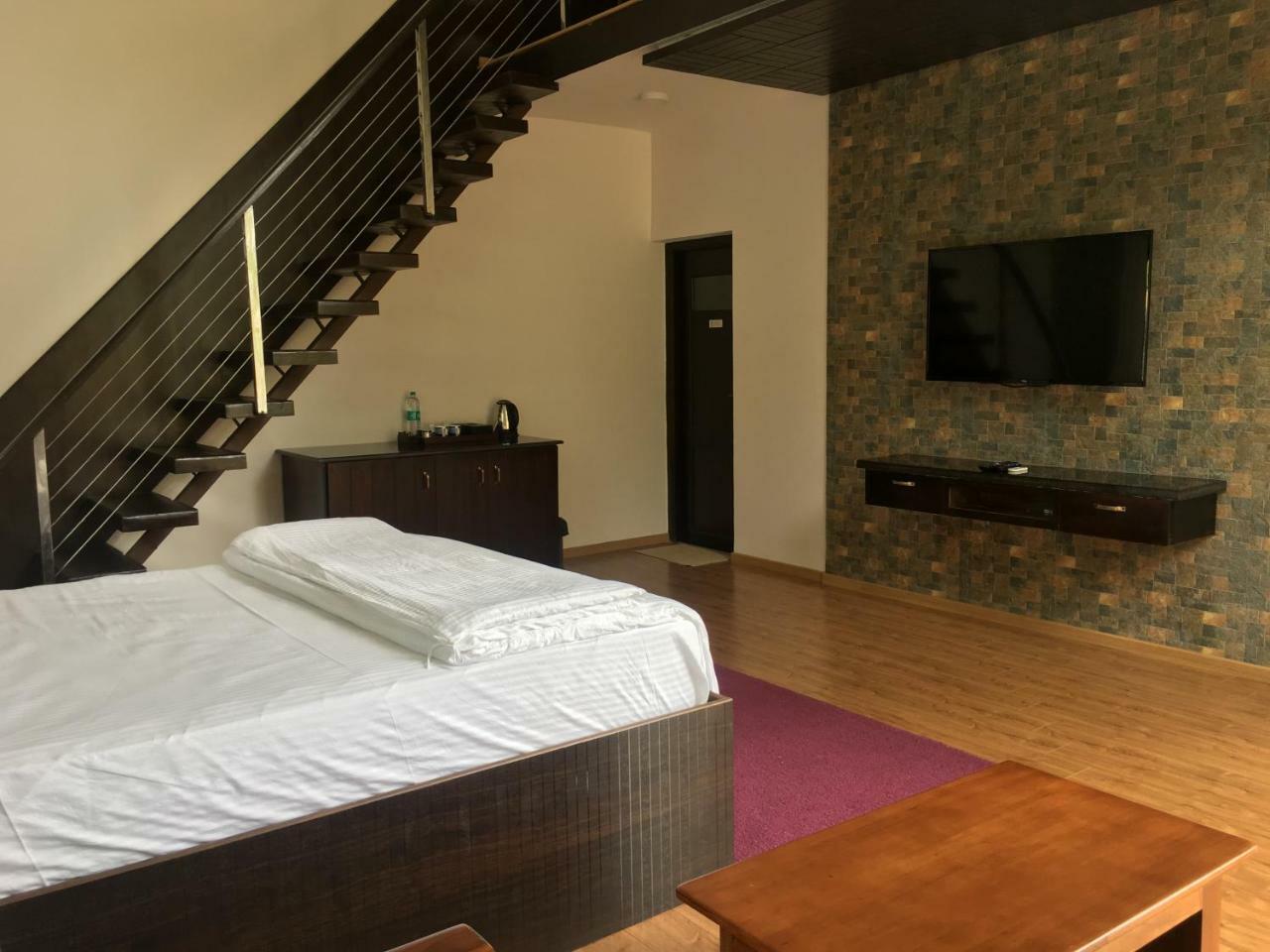 Silvertip Cafe & Homestay Kotagiri Luaran gambar