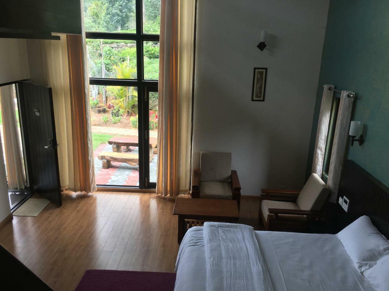 Silvertip Cafe & Homestay Kotagiri Luaran gambar